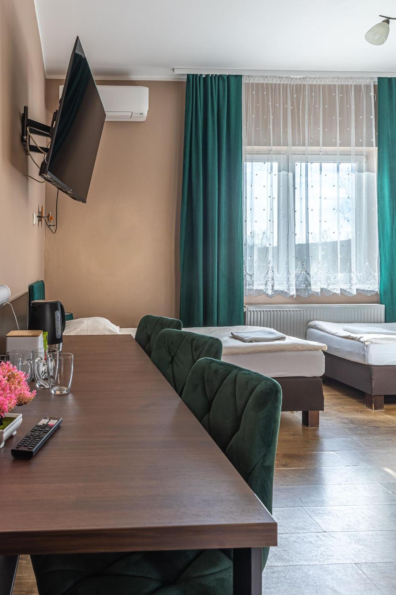 Motel "Plomyk" Kunowice Exterior photo