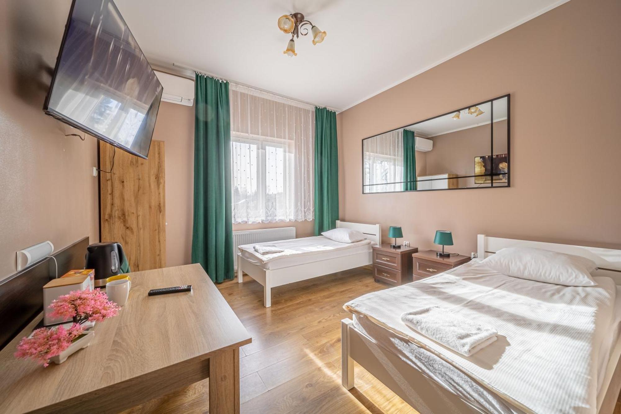 Motel "Plomyk" Kunowice Exterior photo